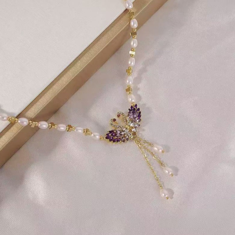 Wenisa - Swan Pendant Necklace