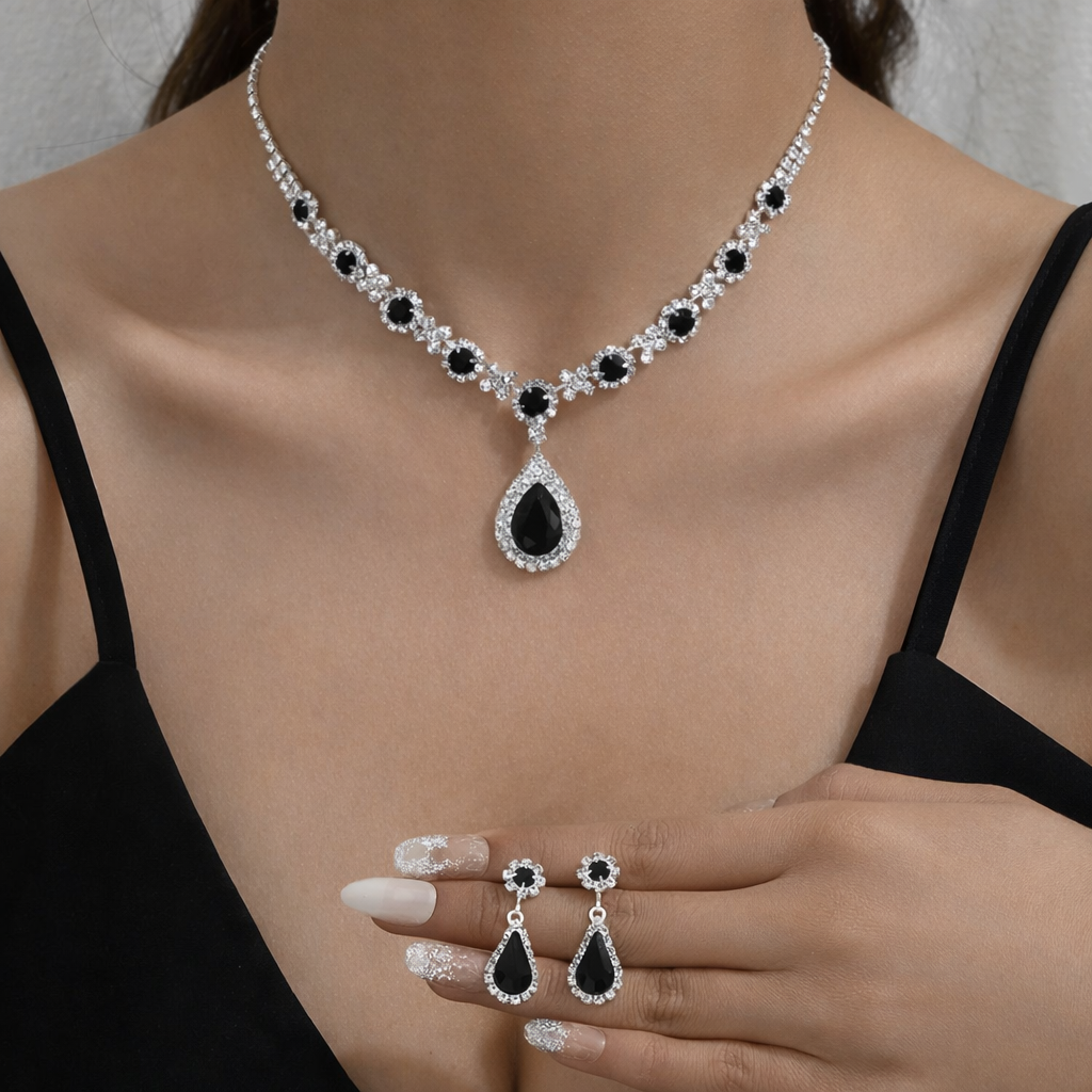 Sariyn - Elegant Teardrop Jewelry Set