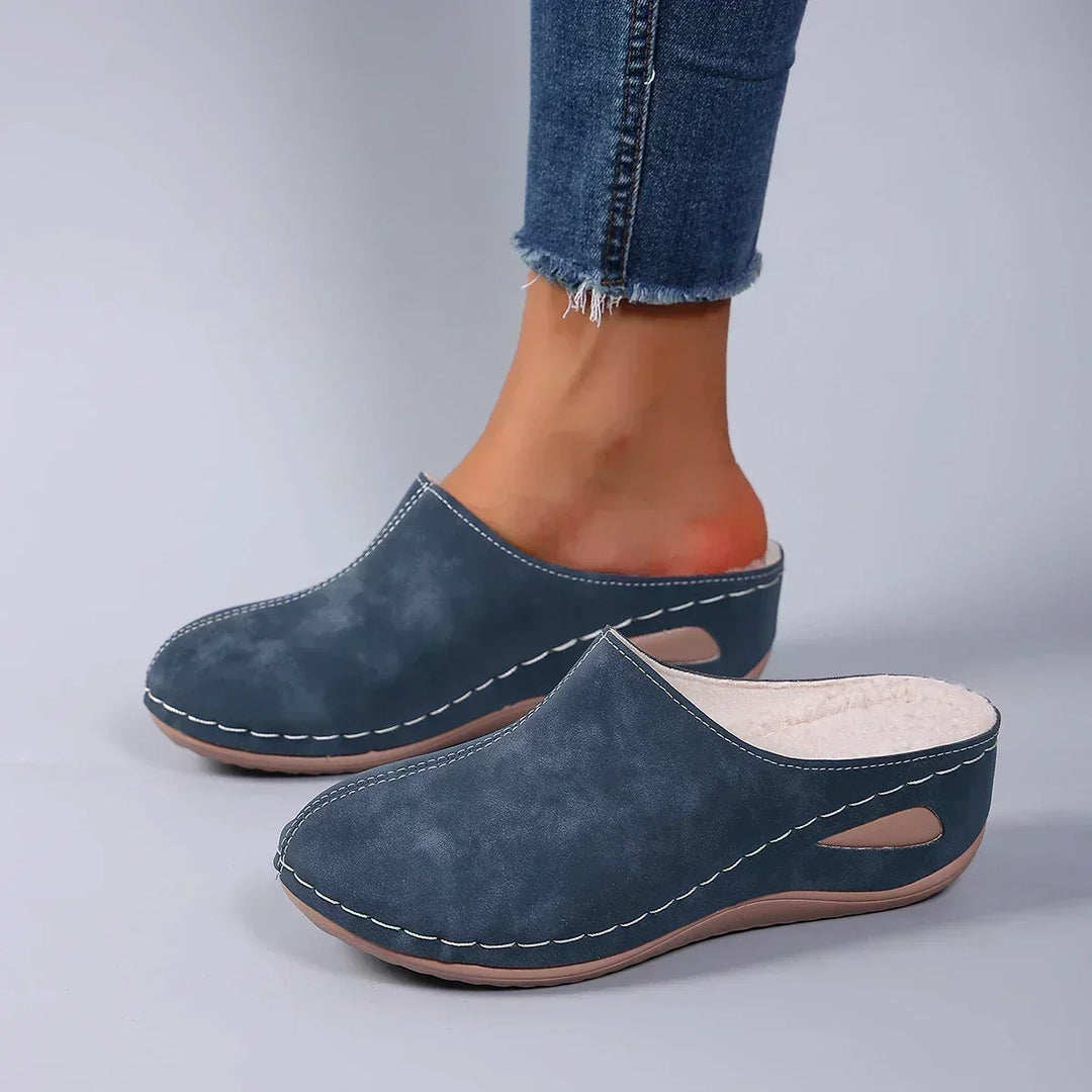 Arisca - Plush Slip-On Slippers