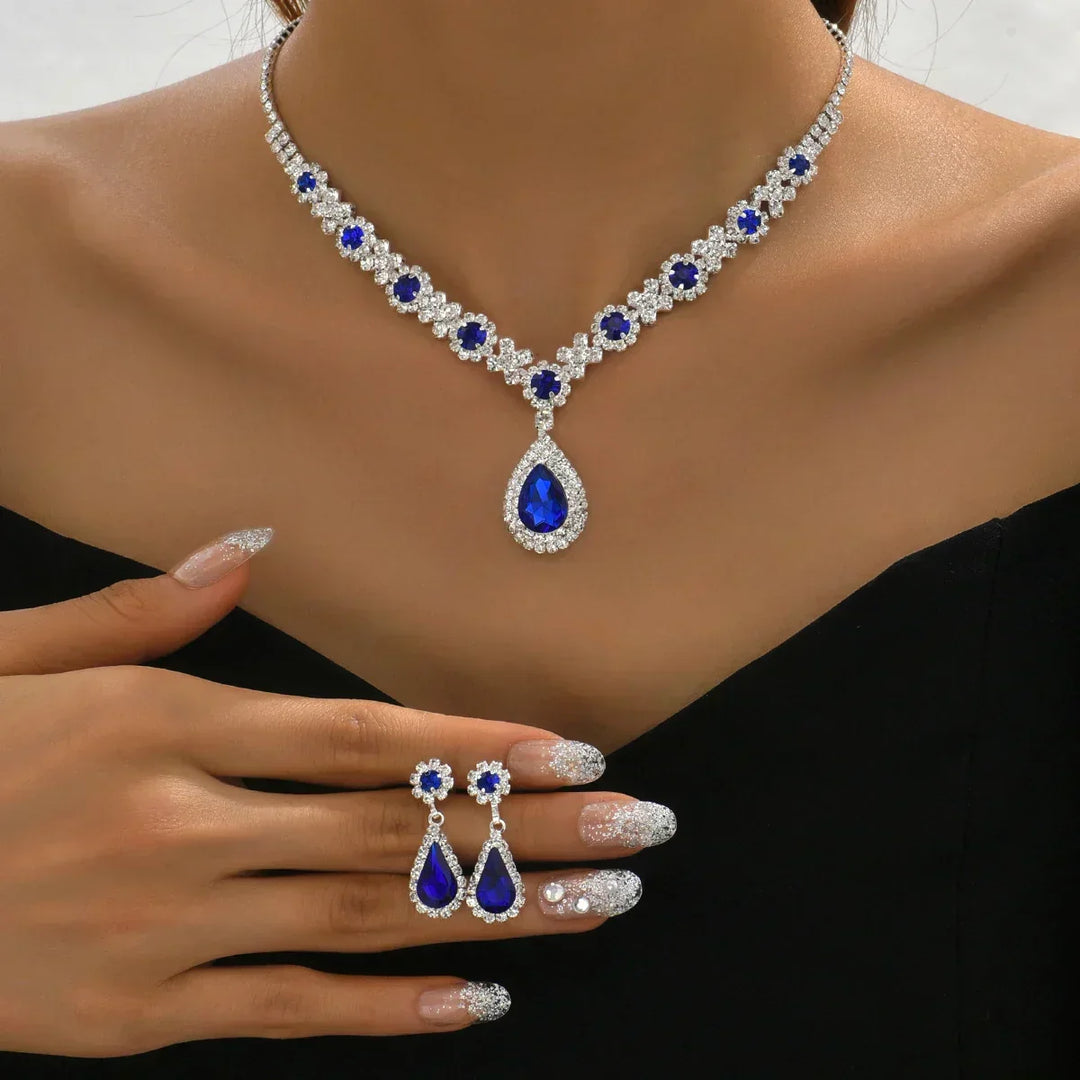Sariyn - Elegant Teardrop Jewelry Set