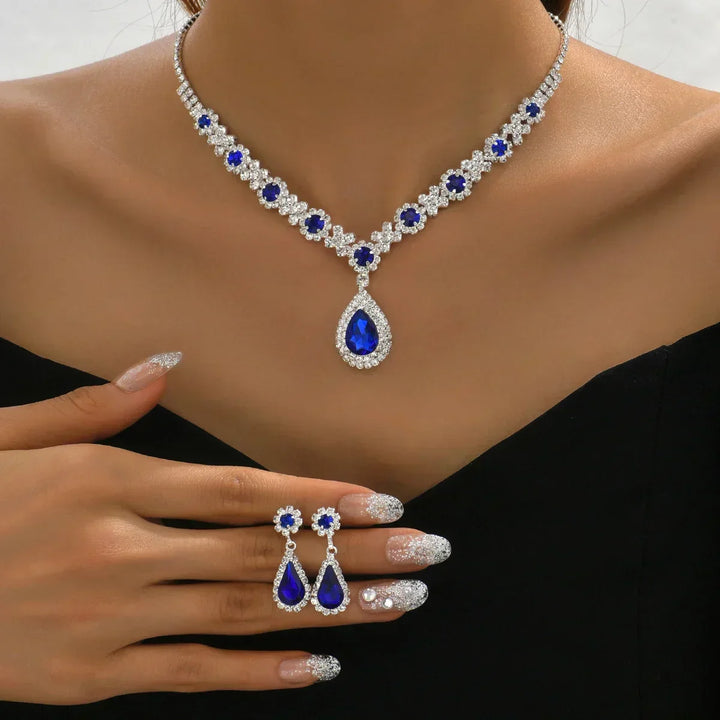 Sariyn - Elegant Teardrop Jewelry Set