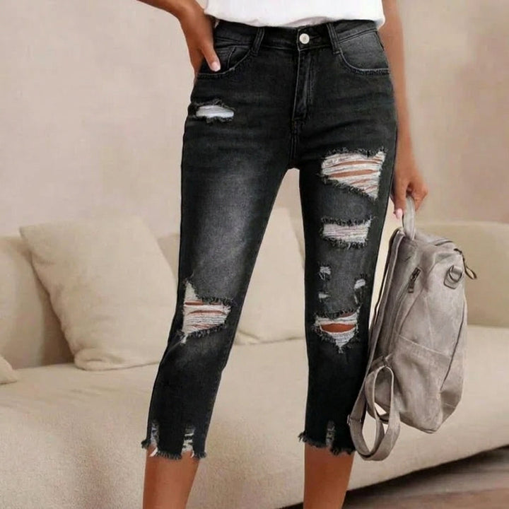 Delina - Distressed Jeans