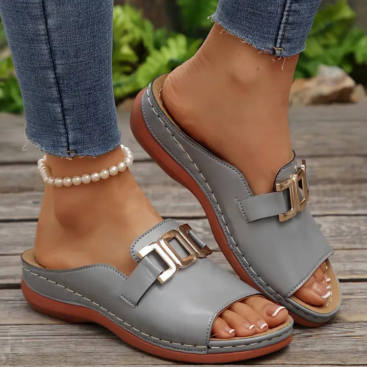 Lucerra - Buckle Strap Slide Sandals