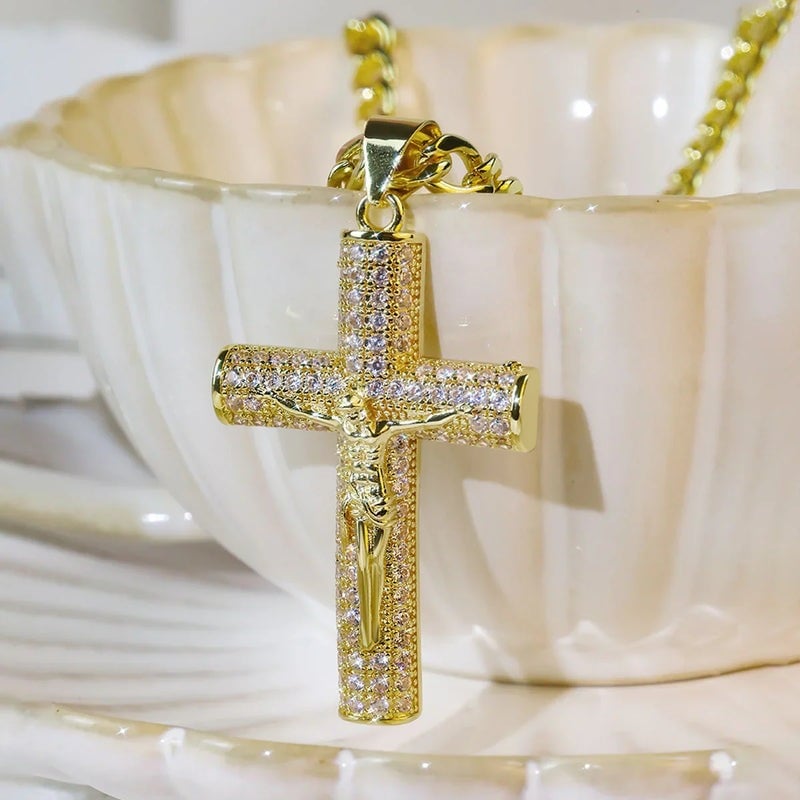 Elarayne - Cross Pendant Necklace