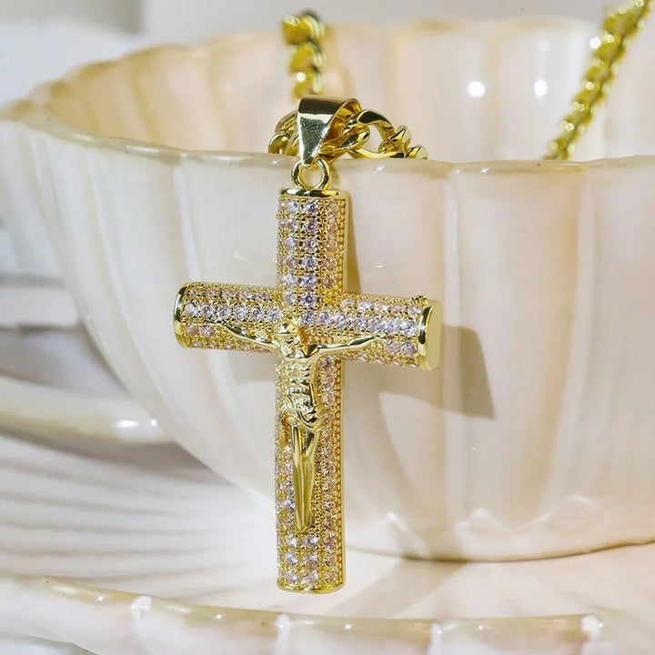 Elarayne - Cross Pendant Necklace