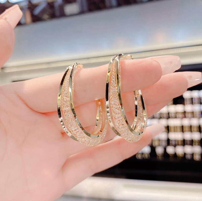 Ressa - Twisted Oval Hoop Earrings