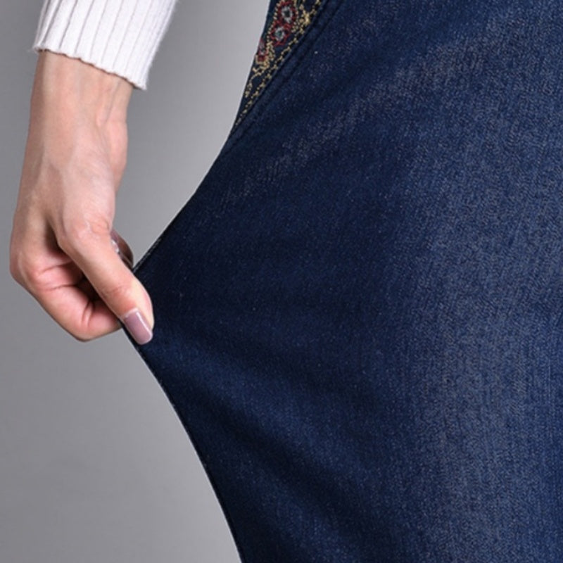 Teliraen - Soft-Touch Straight-Leg Jeans